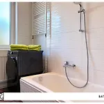 Aco Living - A Cool Overnight Apartment